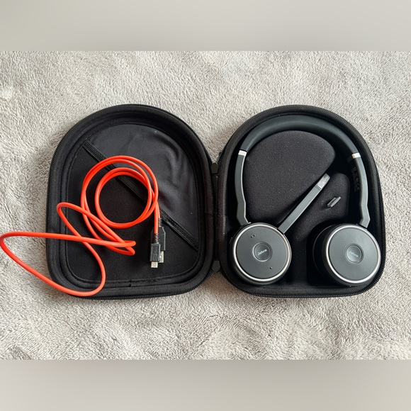 Jabra Evolve Bluetooth Headset - Picture 6 of 7